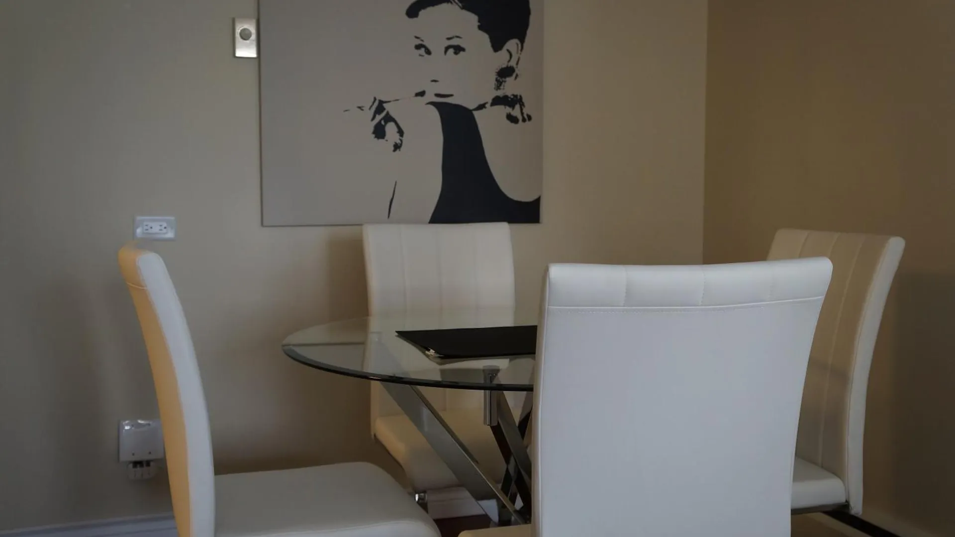 City Charm Furnished 3Br Retreat Villa Vancouver 0*,